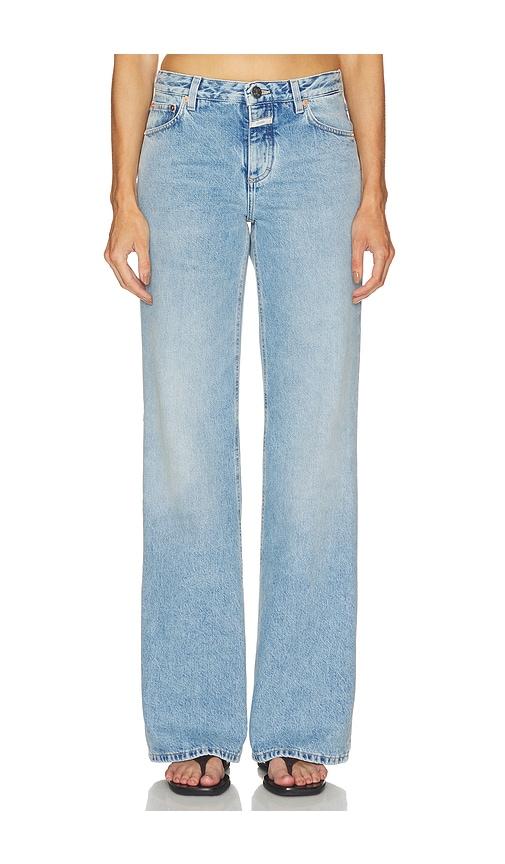 closed gillian jeans in blue.