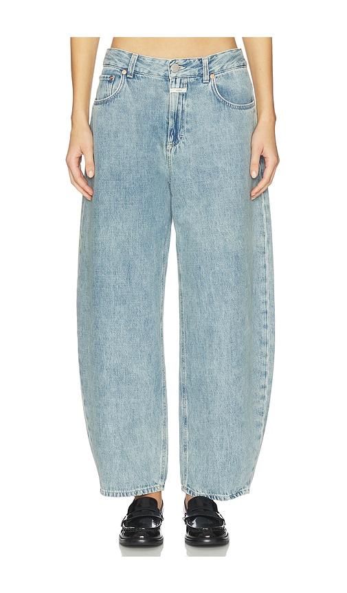 closed jazzie barrel jeans in blue.