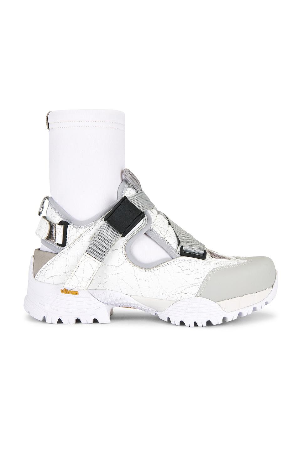 cloud walker sneaker
