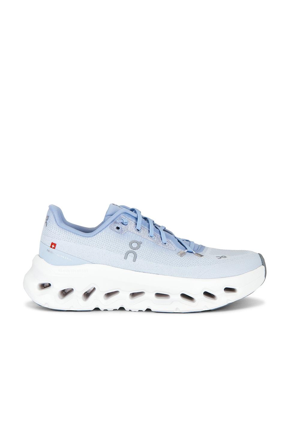 cloudtilt sneaker