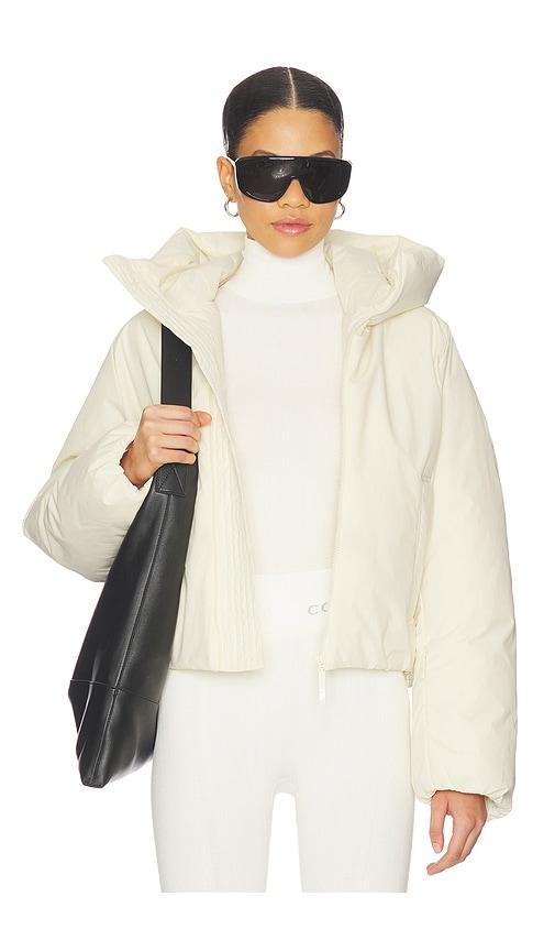 cordova alpe ski jacket in cream.