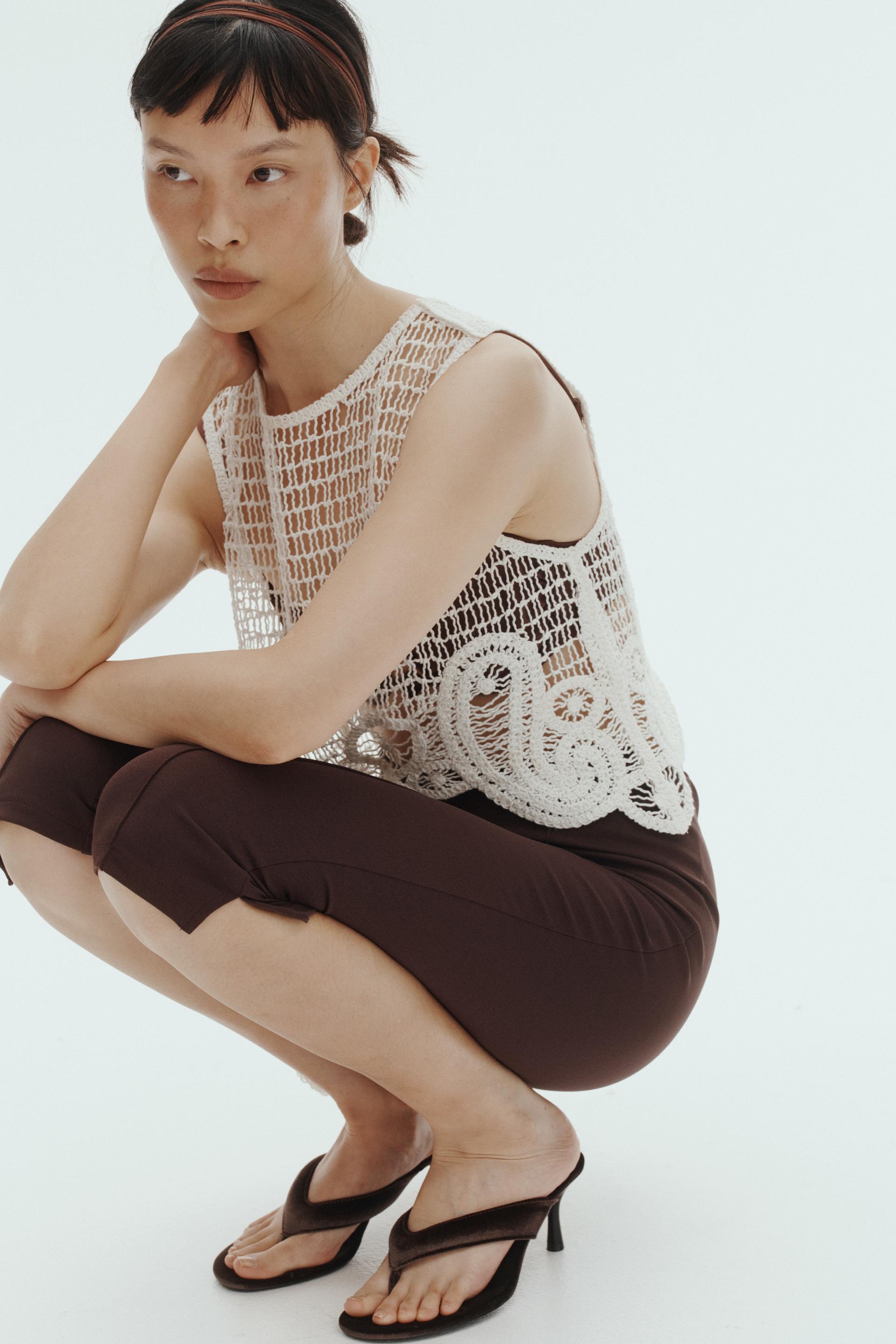 creased capri leggings