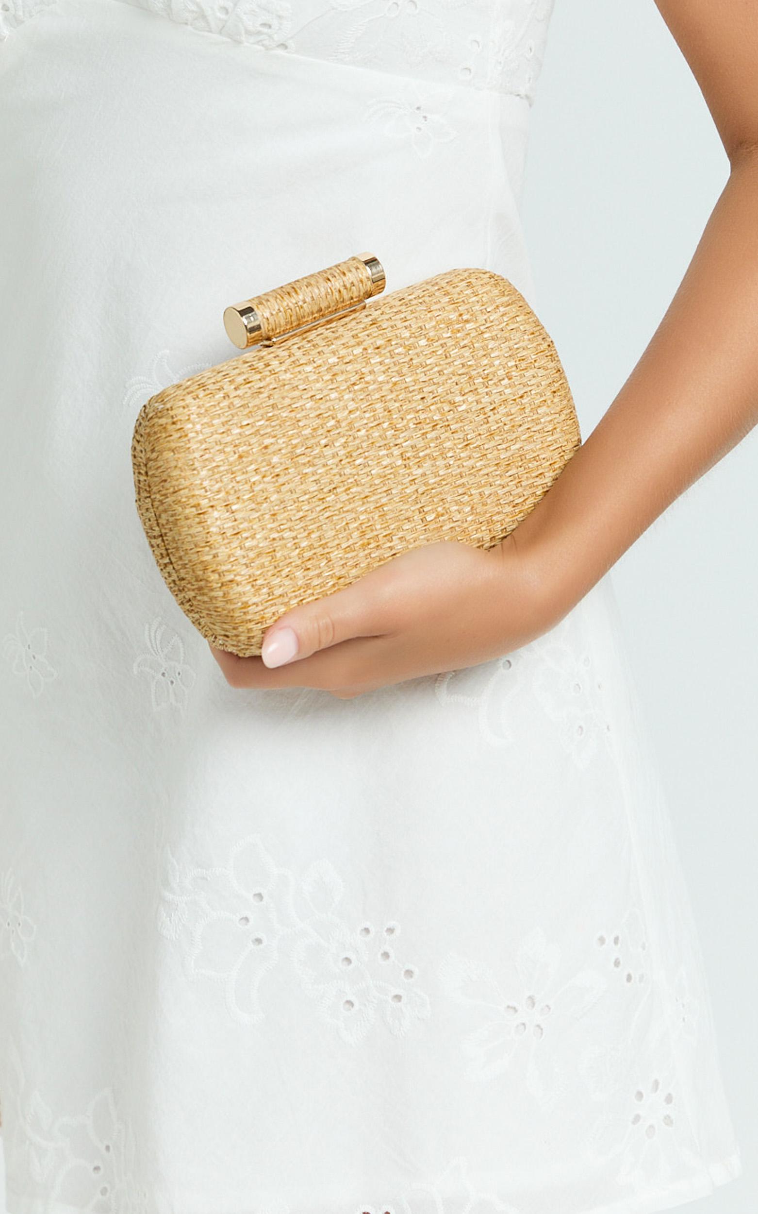 dahlia straw clutch in natural