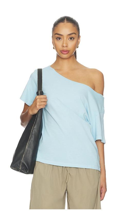 daydreamer solid off the shoulder tee in blue.