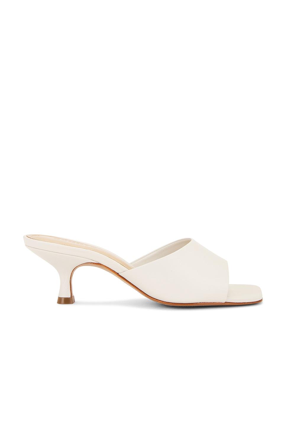 dethalia sandal