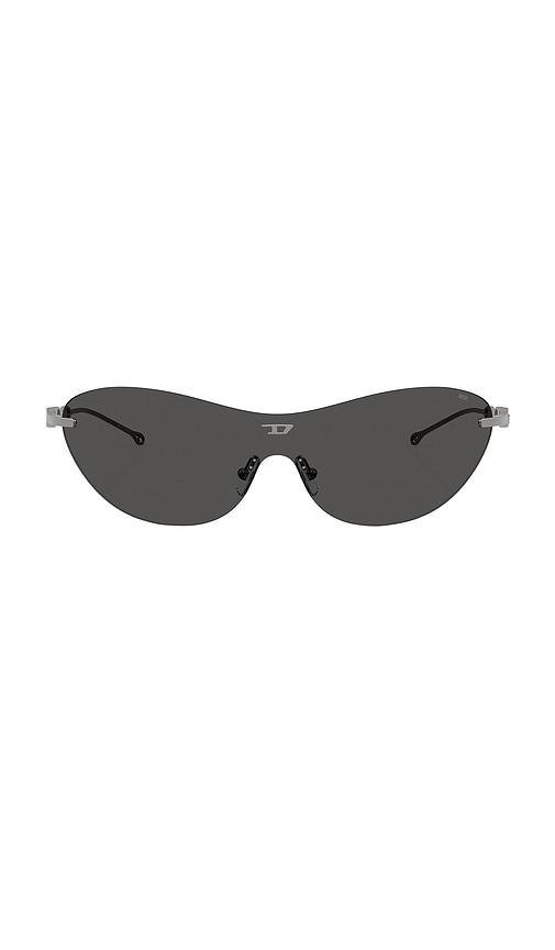diesel shield sunglasses in black.