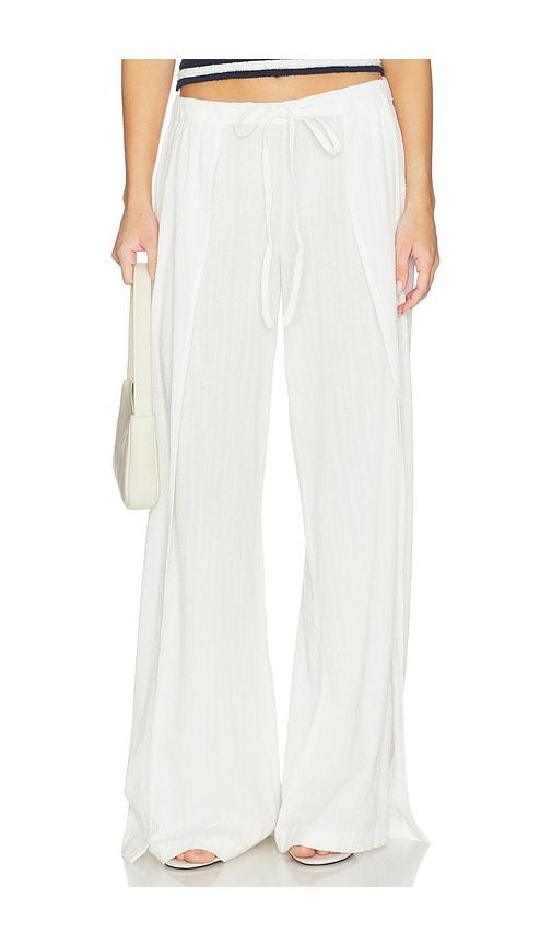 dl1961 low rise palazzo pants in white.