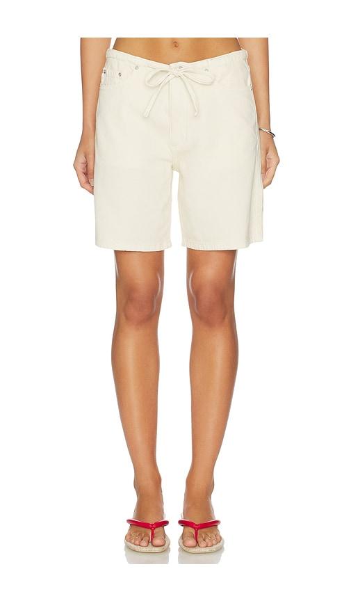 dl1961 sienna aura relaxed low slung denim shorts in cream.