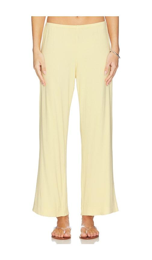 donni. the baby rib scallop pant in lemon.
