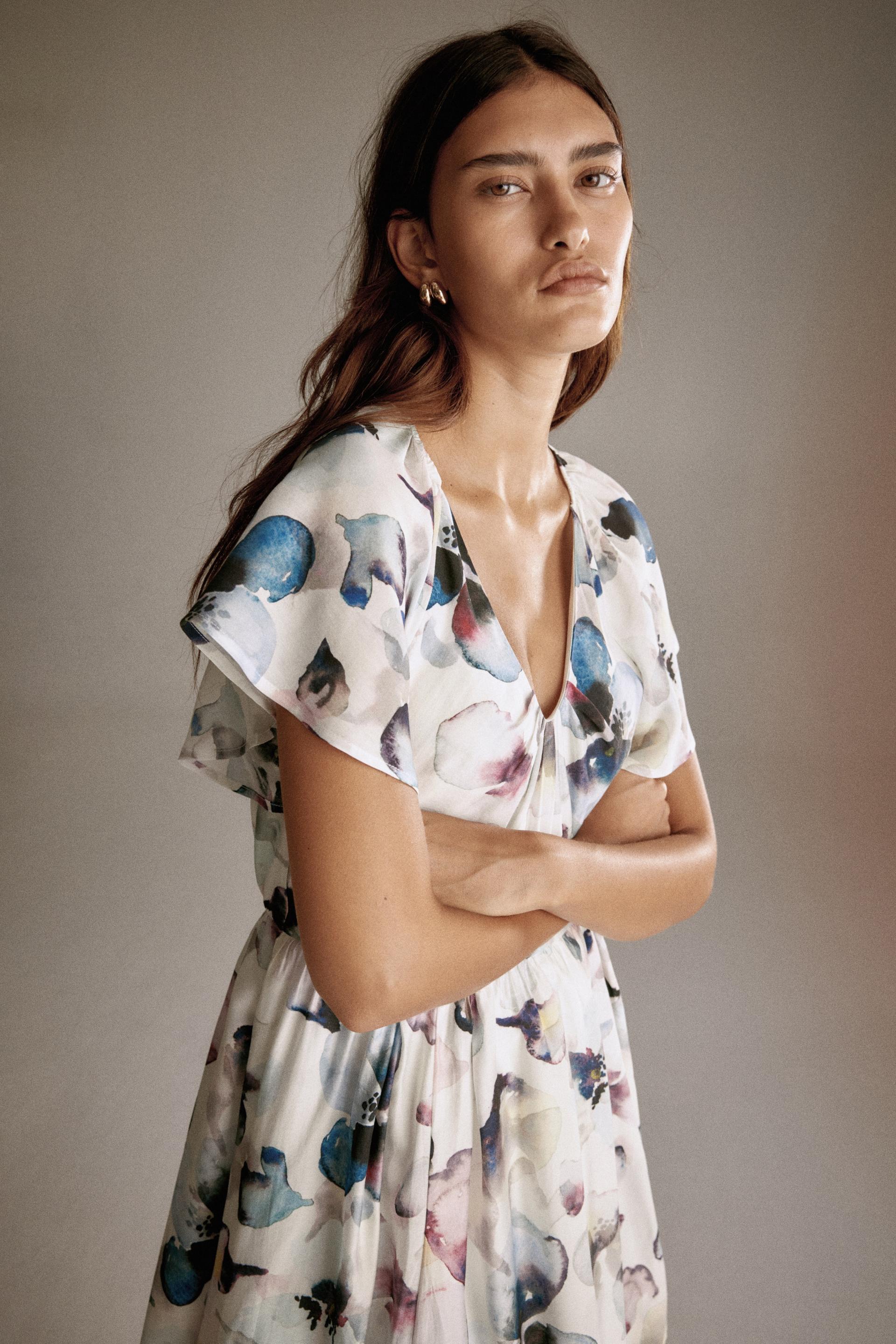 dress with flared skirt