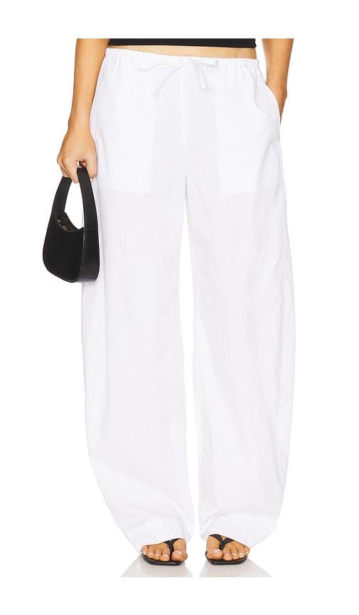 eaves lana barrel leg pant in white.