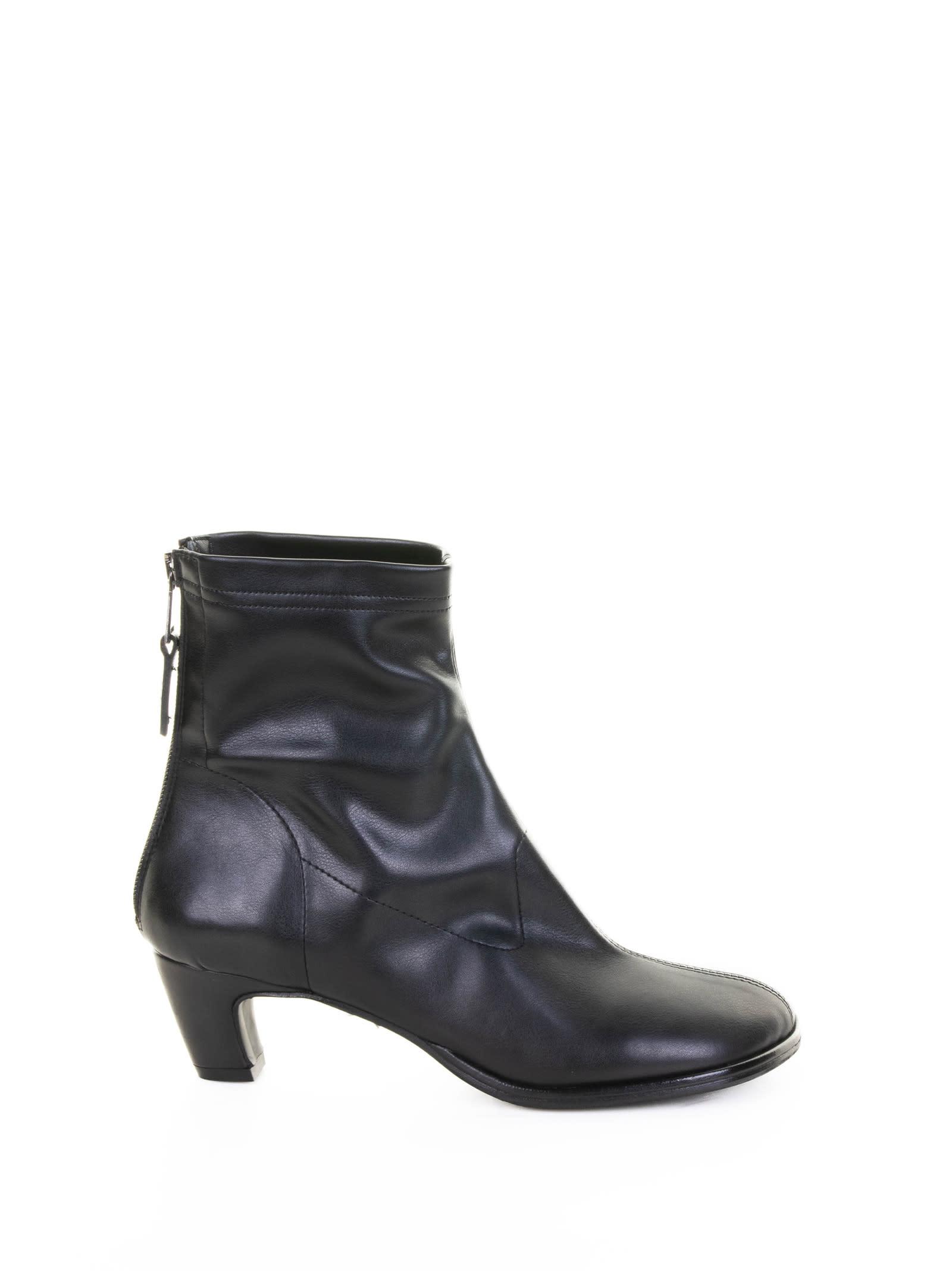 elena iachi boots black