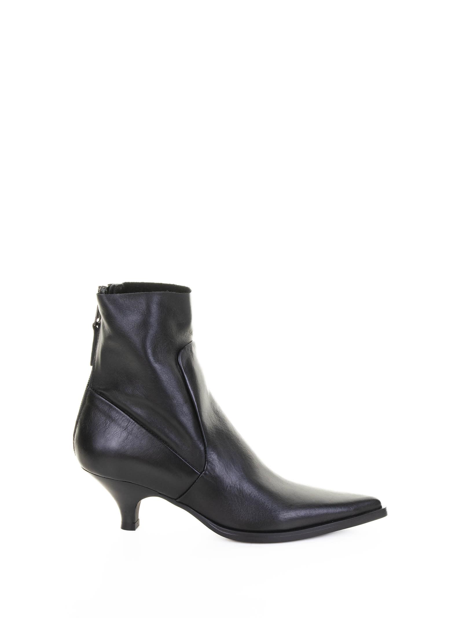elena iachi boots black