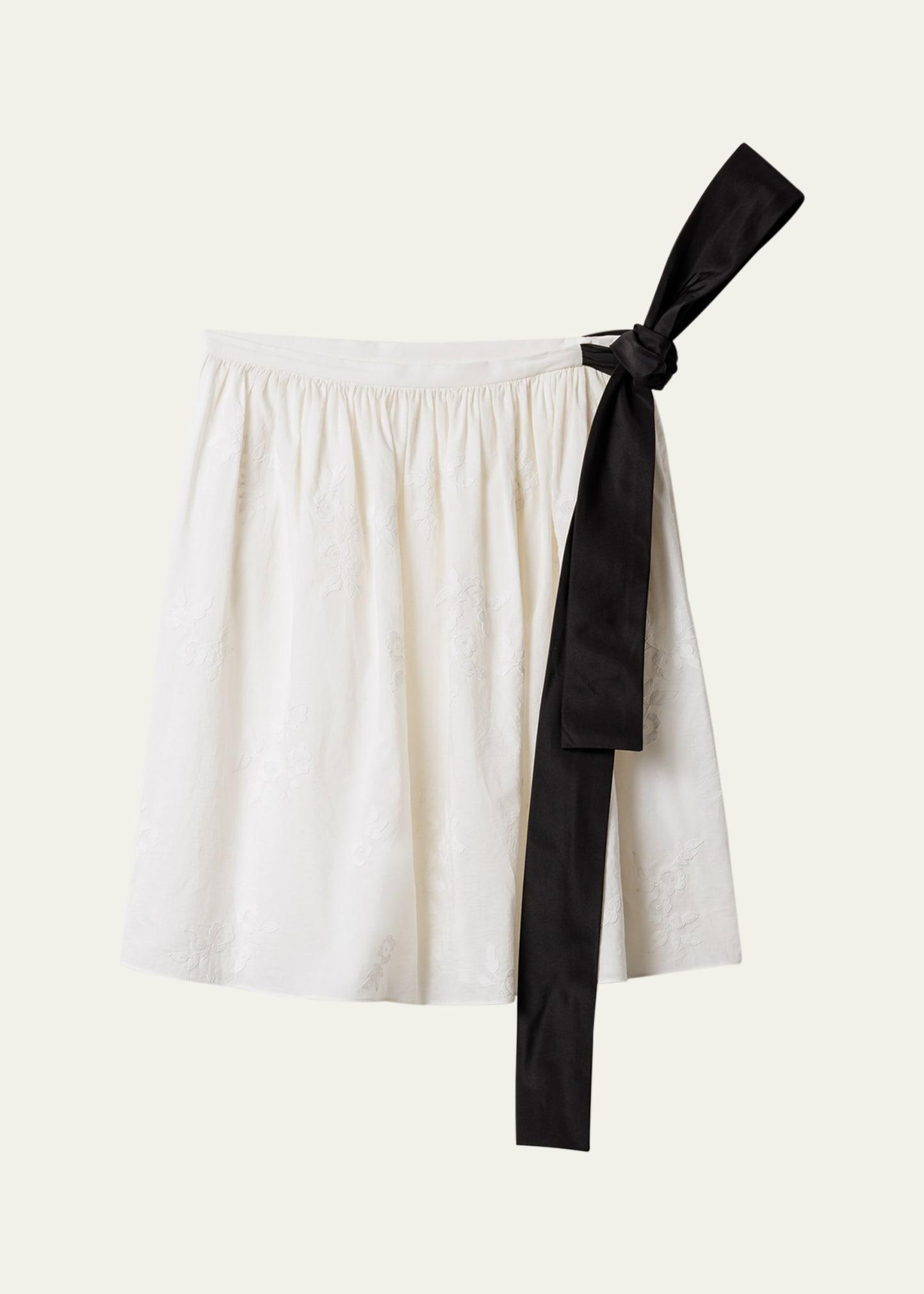 embroidered batiste knee-length skirt