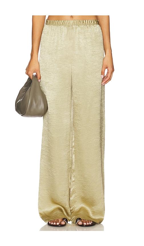 enza costa x revolve satin textured pant in sage.