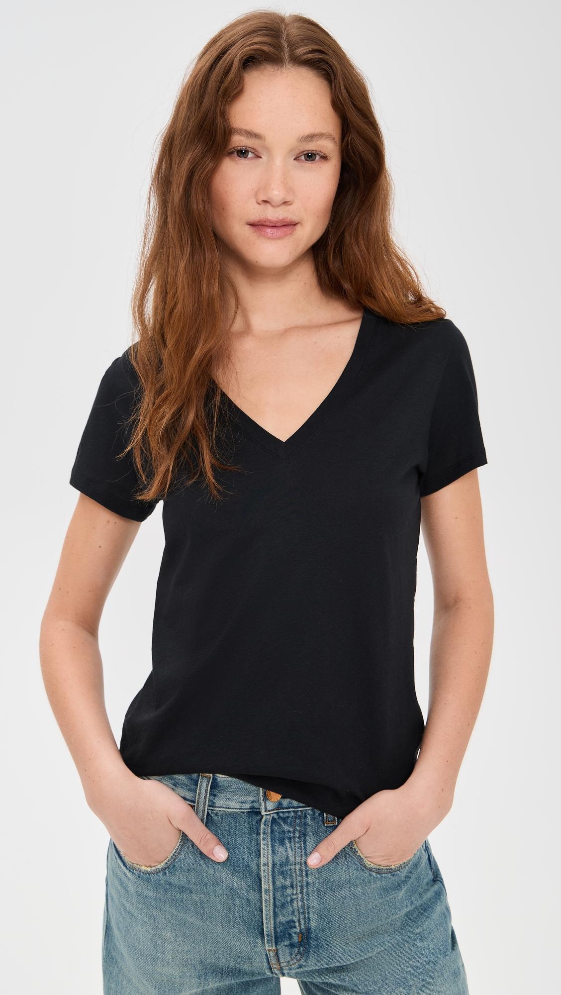 essential v neck tee
