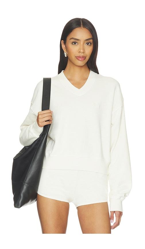 eterne lightweight french terry cropped v-neck sweatshirt in white.