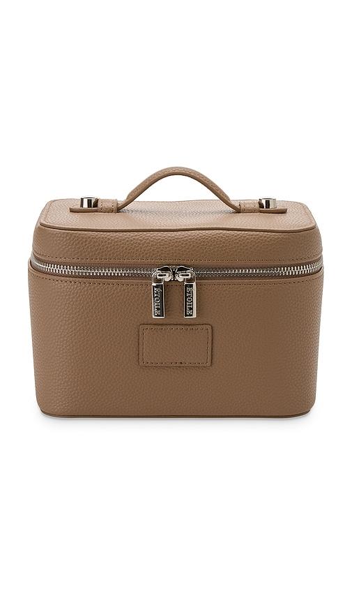 etoile collective x revolve mini vanity case in cappuccino.