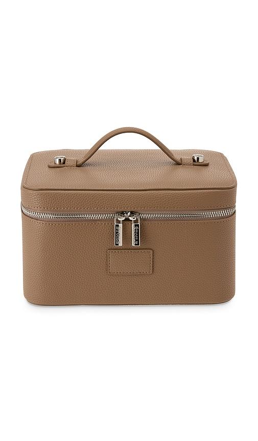 etoile collective x revolve vanity case in cappuccino.