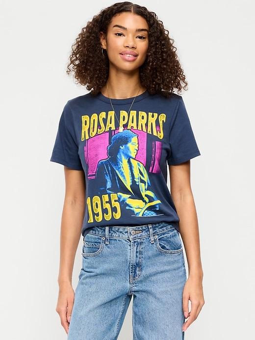 everywear crew-neck logo-graphic t-shirt