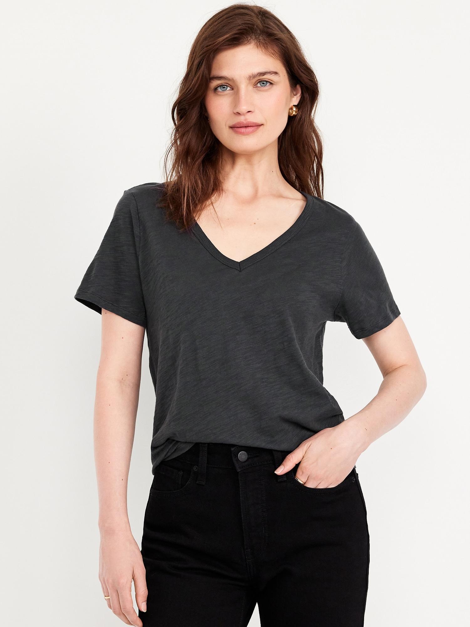 everywear v-neck t-shirt