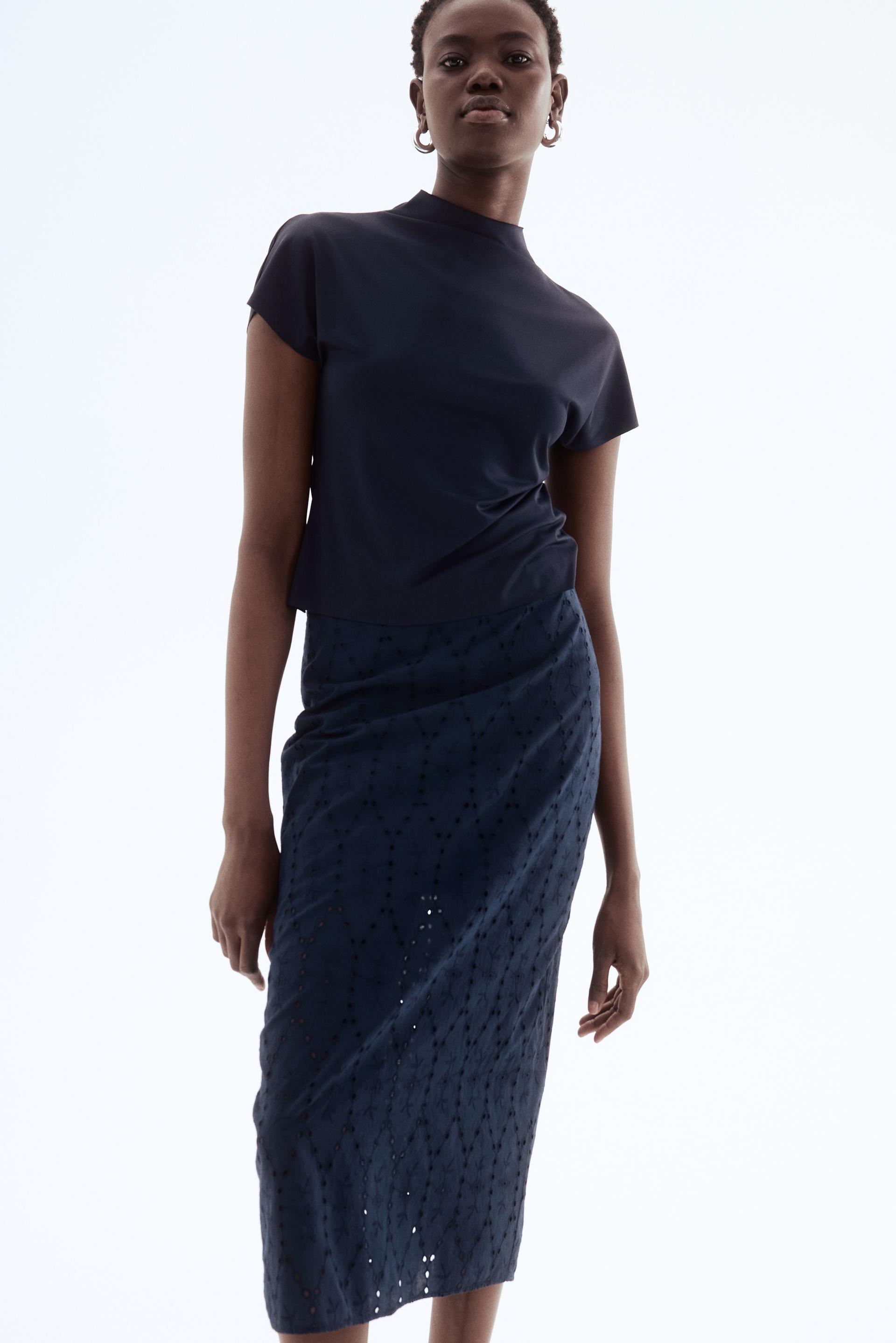 eyelet-embroidered pencil skirt