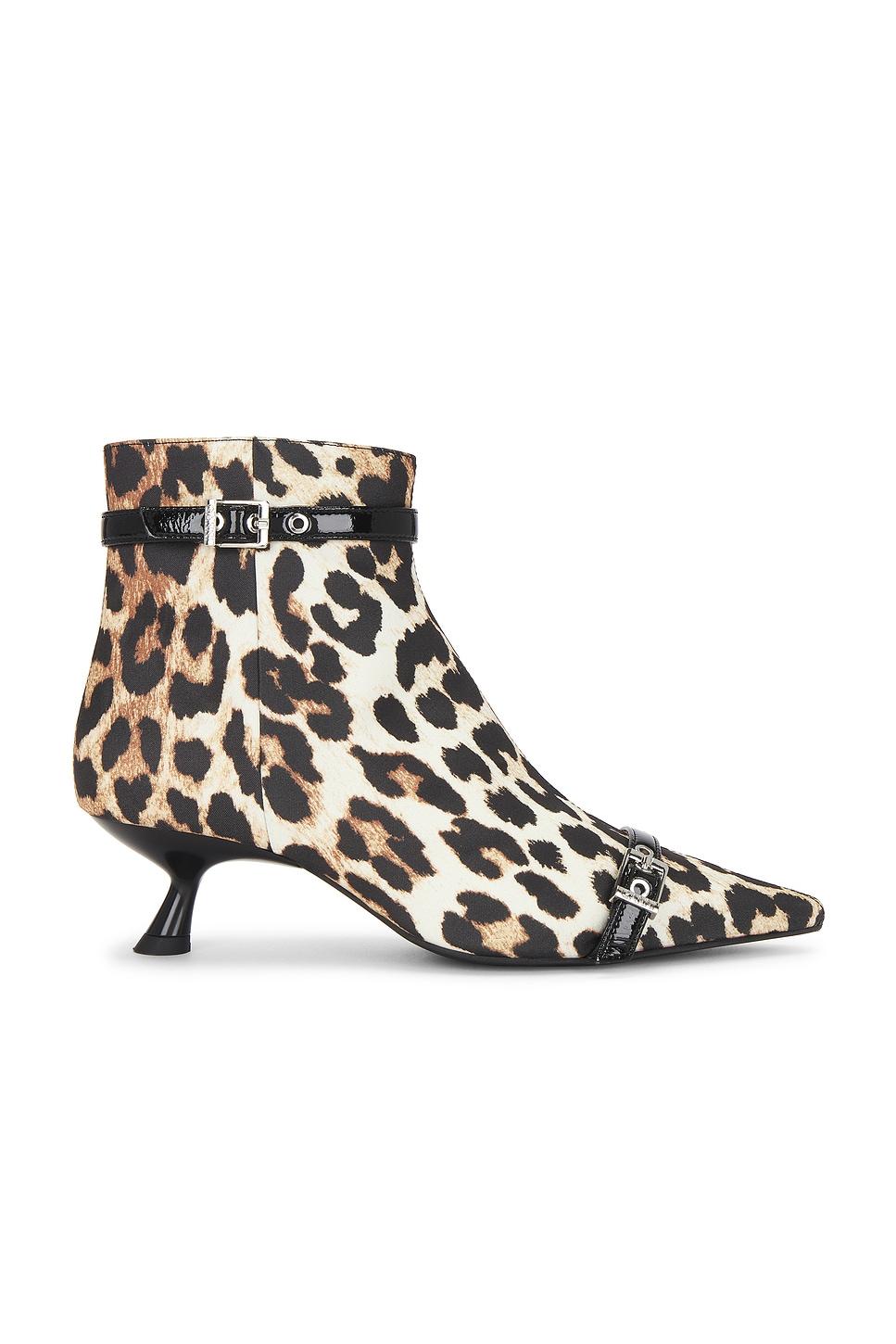 eyelets kitten heel boot