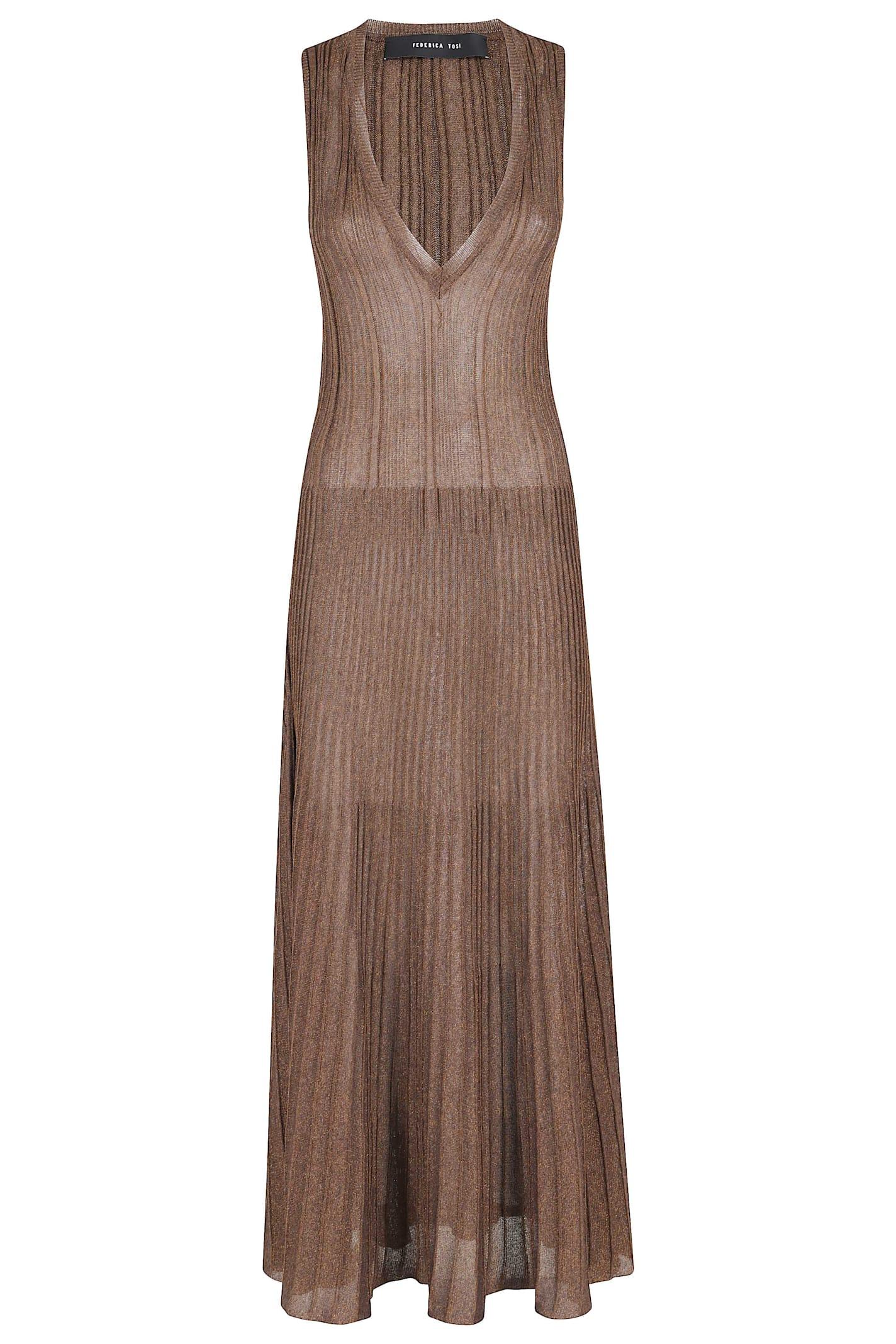 federica tosi abito lungo scollo profondo v