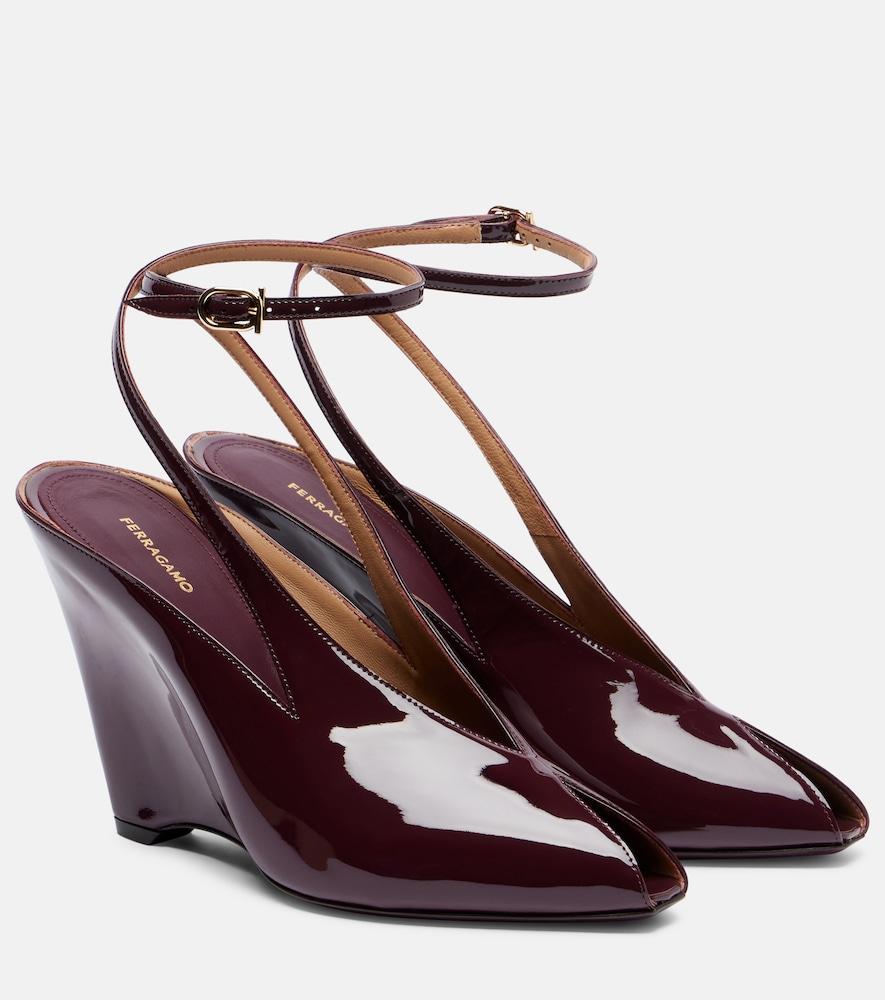 ferragamo arcadia 95 patent leather sandals