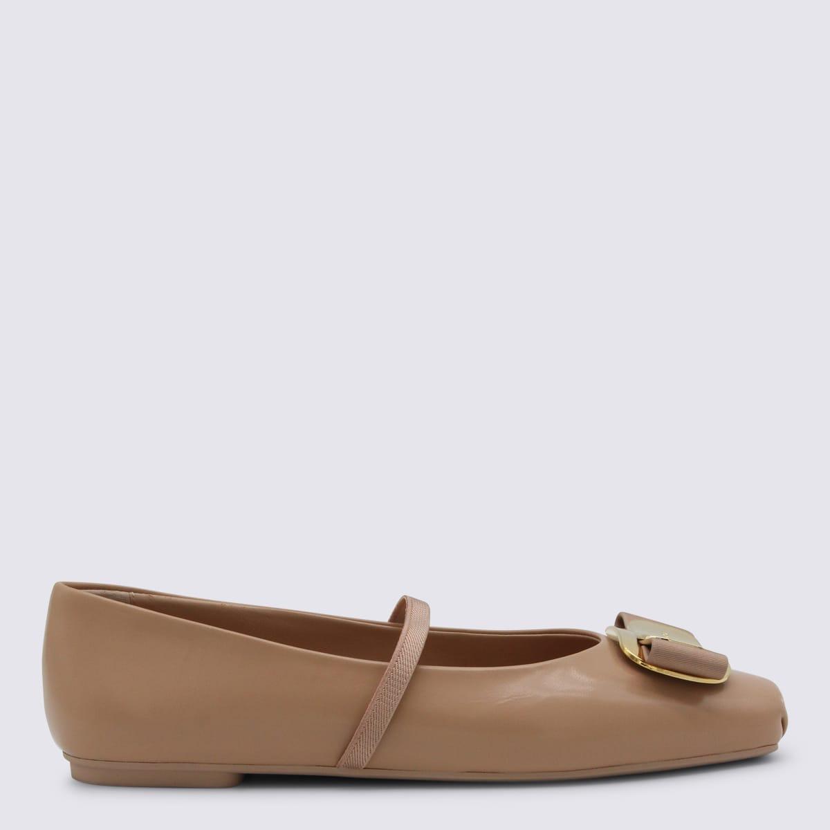 ferragamo beige leather flats