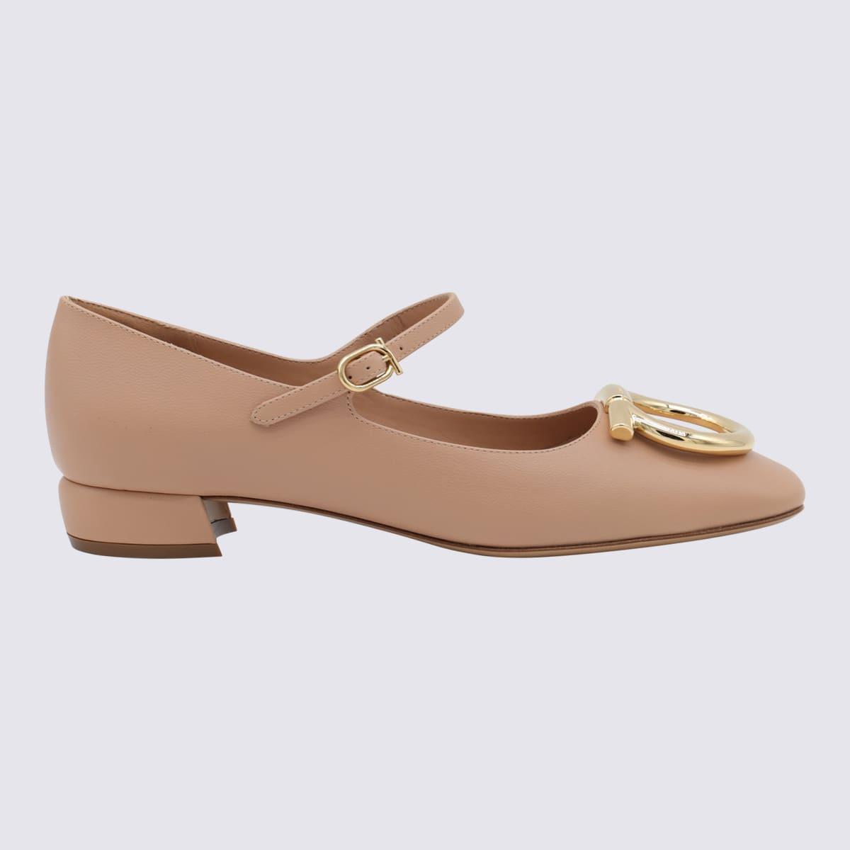 ferragamo beige leather marry pumps