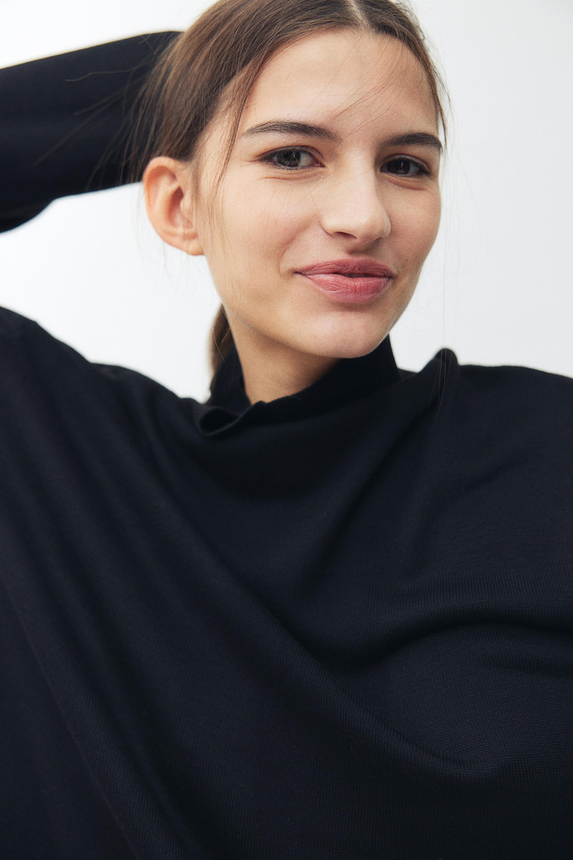 fine-knit mock turtleneck sweater