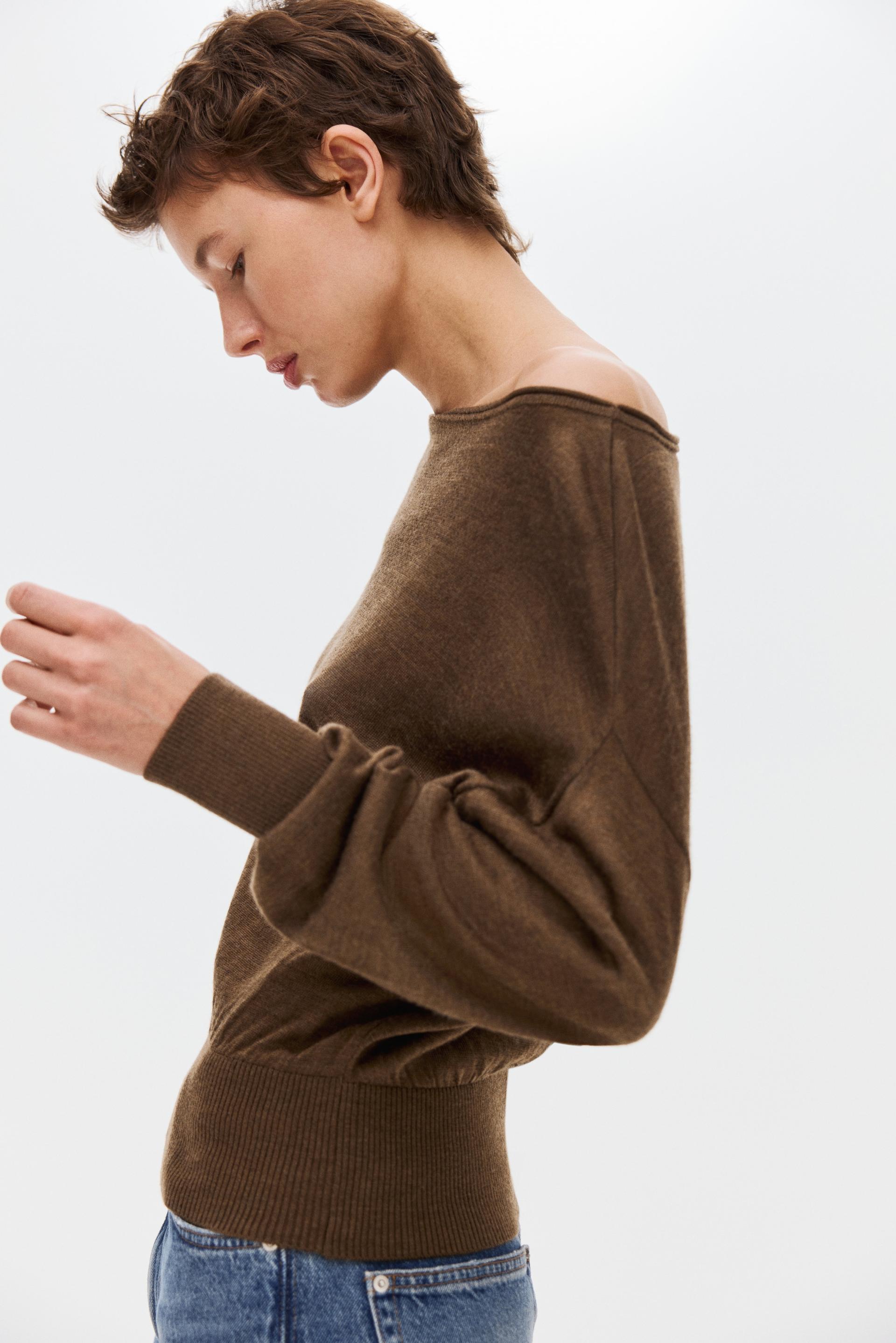 fine-knit one-shoulder top