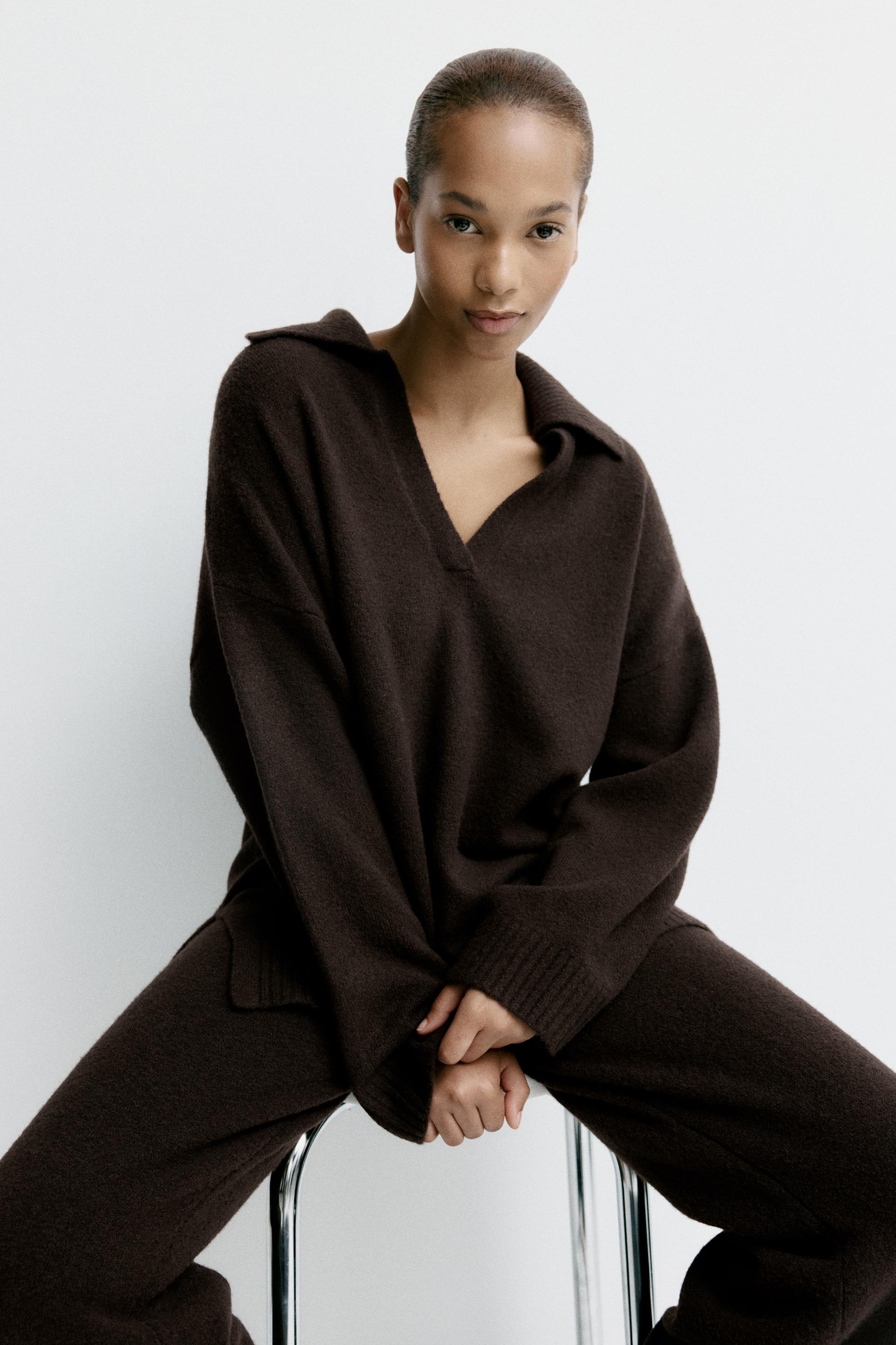 fine-knit sweater with collar
