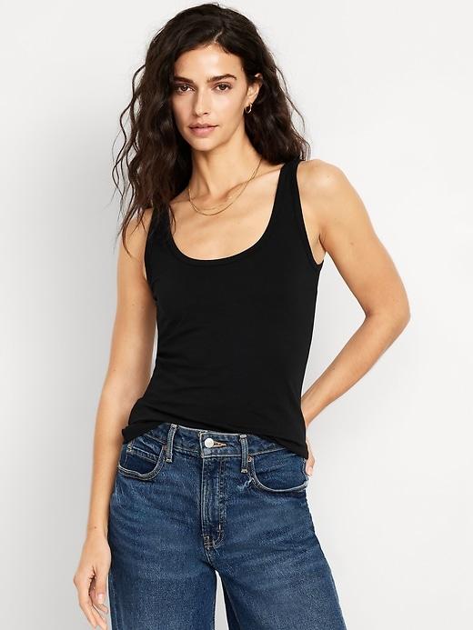 first-layer scoop-neck tank top