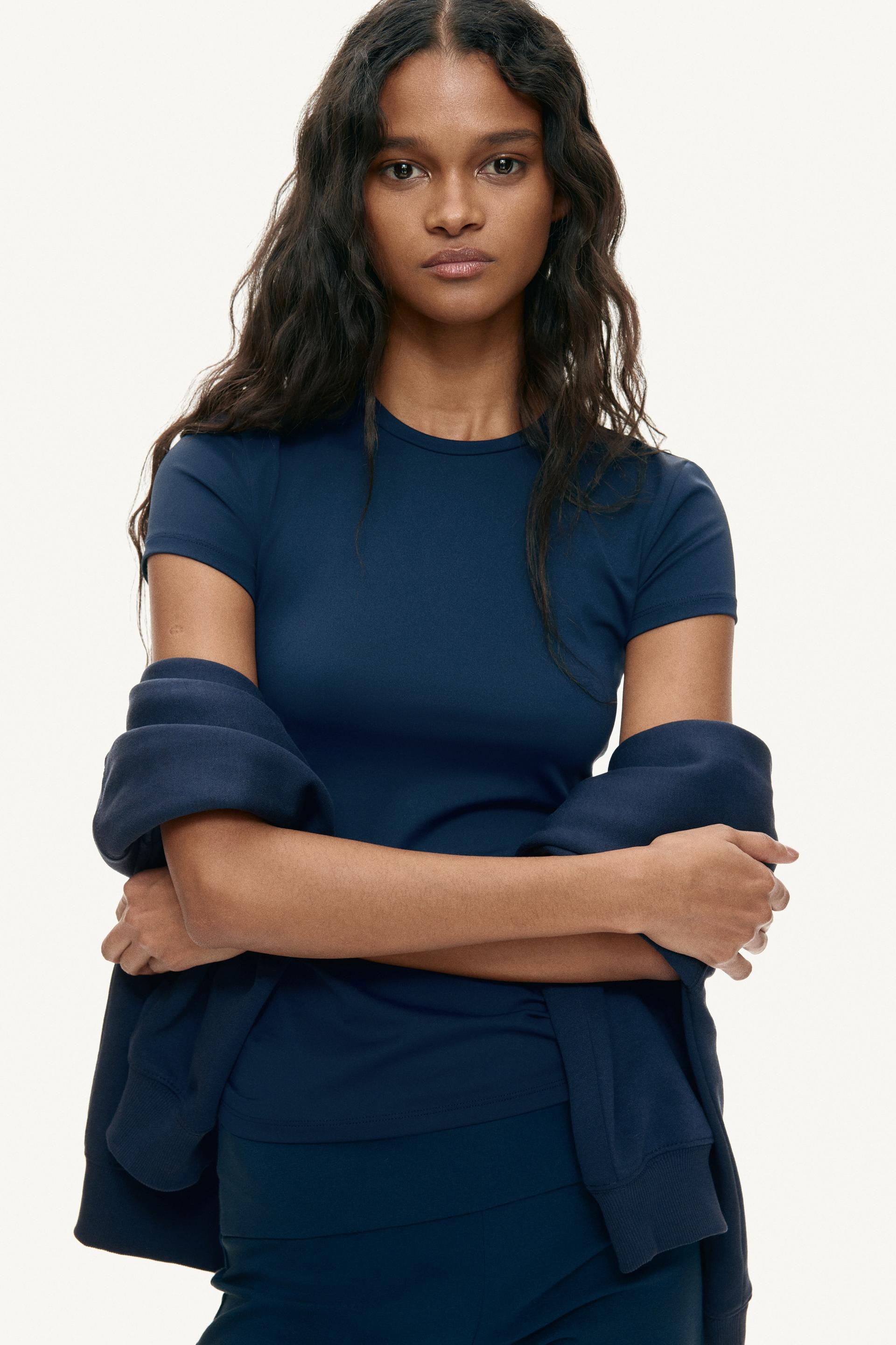 fitted microfiber t-shirt