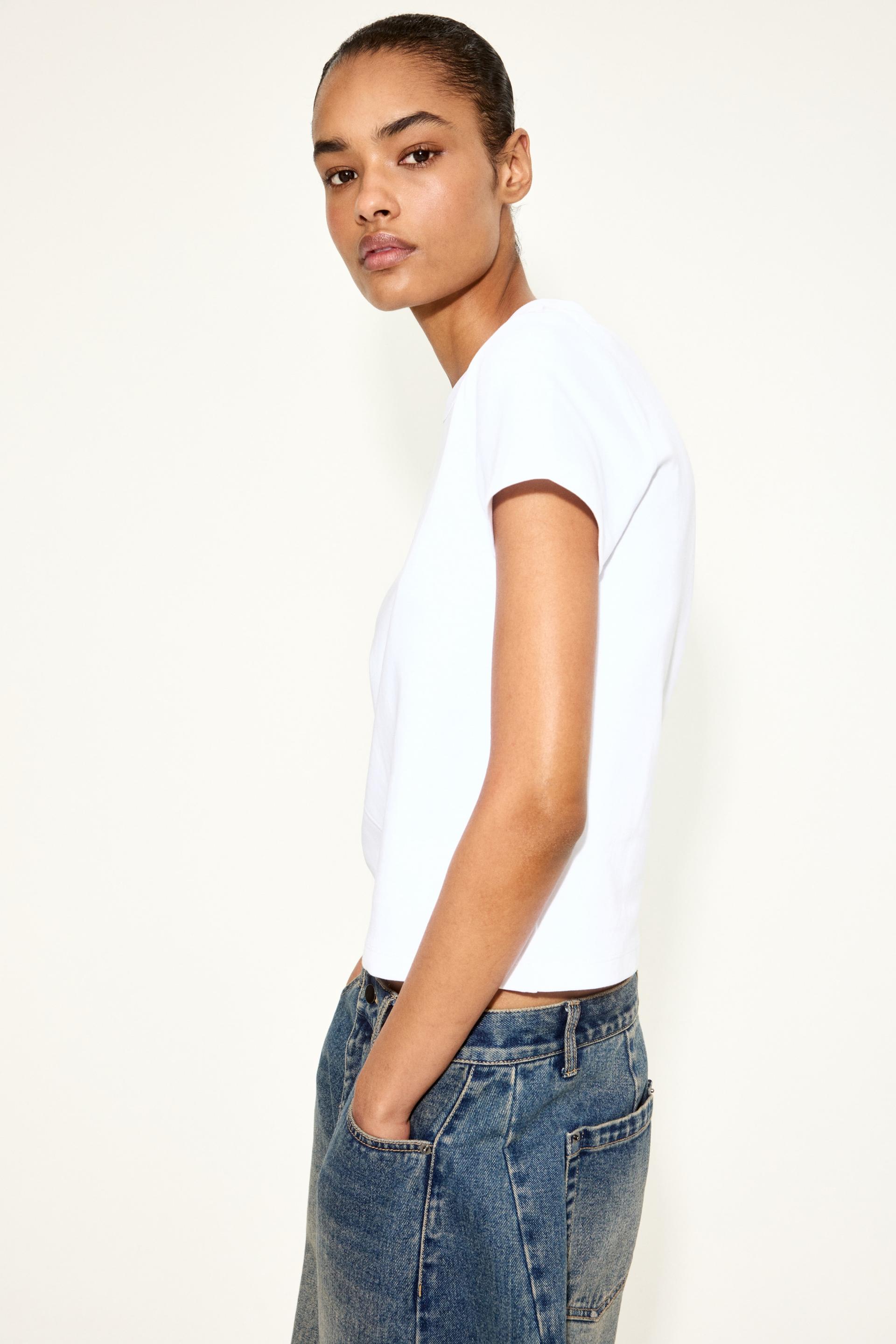 fitted t-shirt