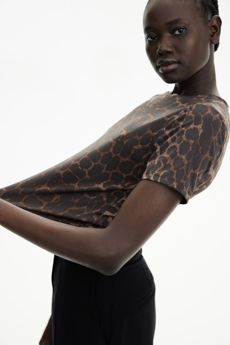 fitted top