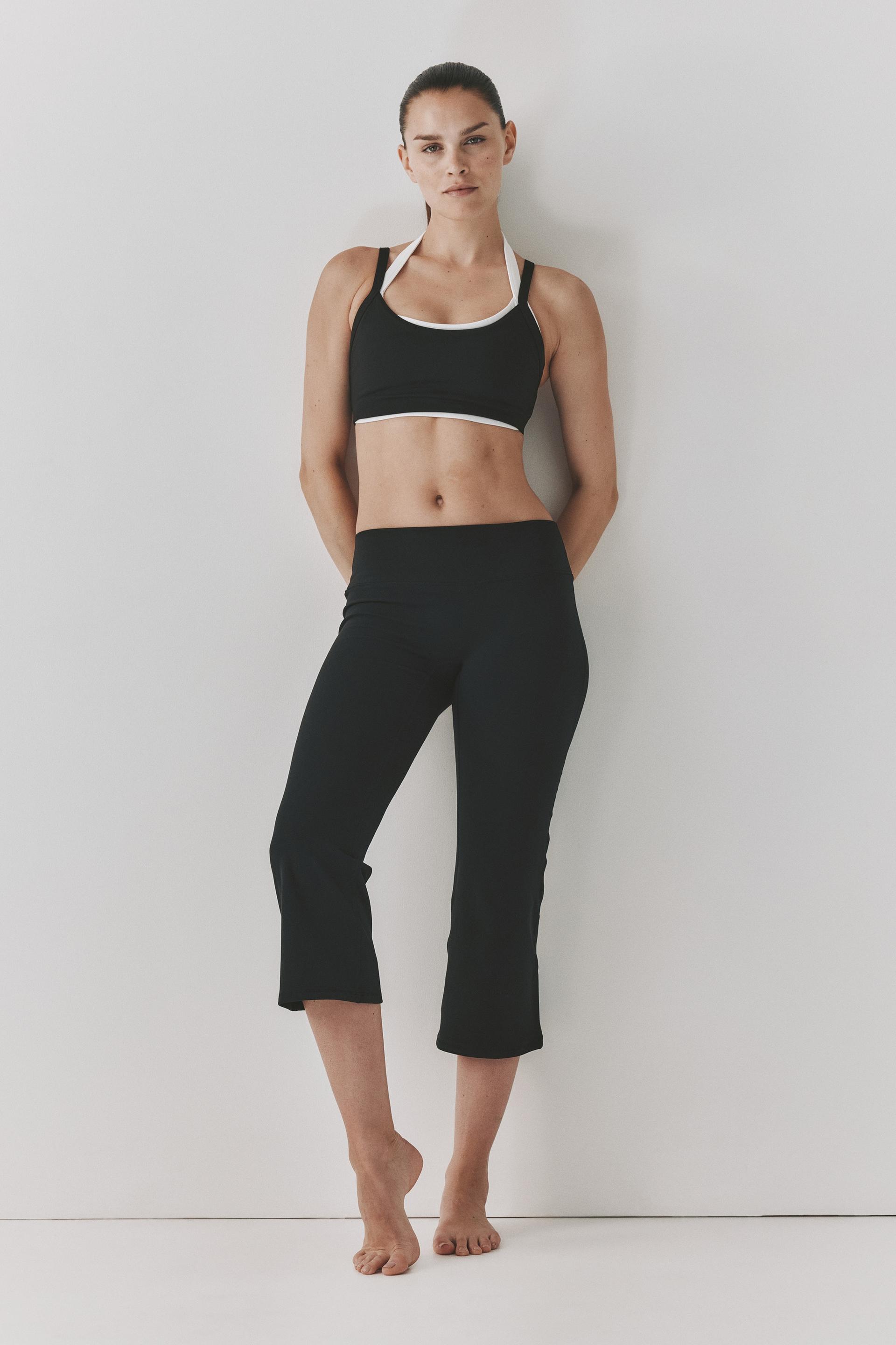 flared capri sports leggings with softmove™