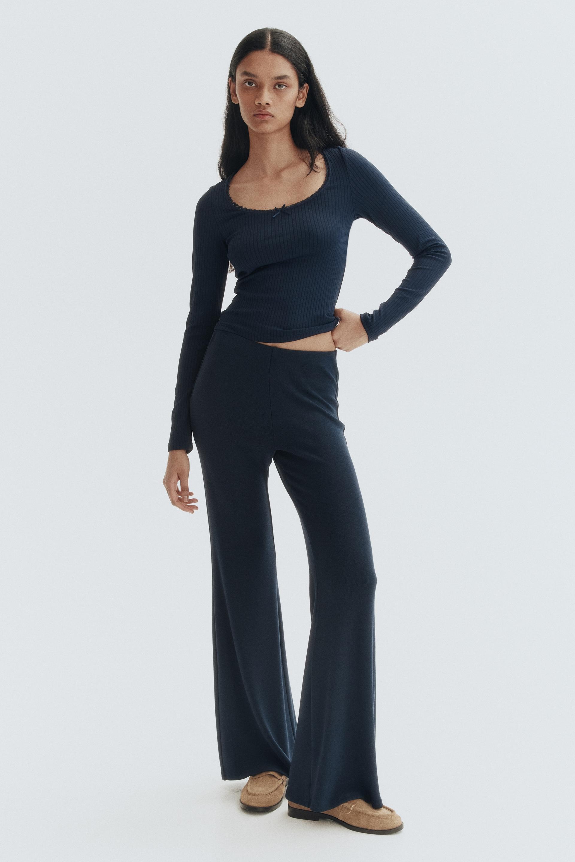 flared fine-knit trousers