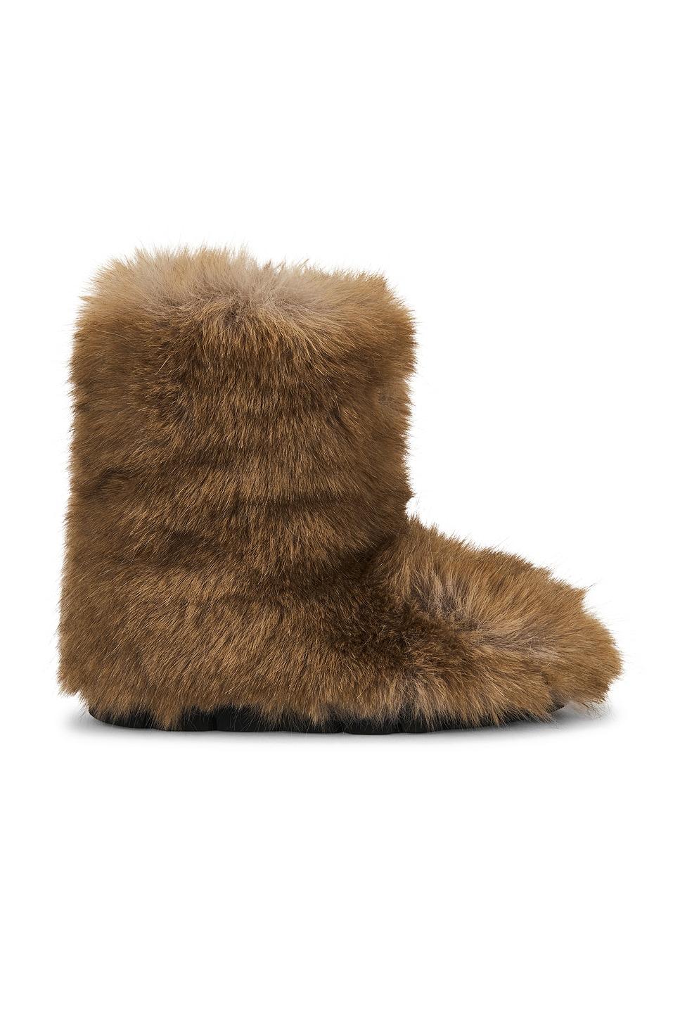 fluffy flat boot