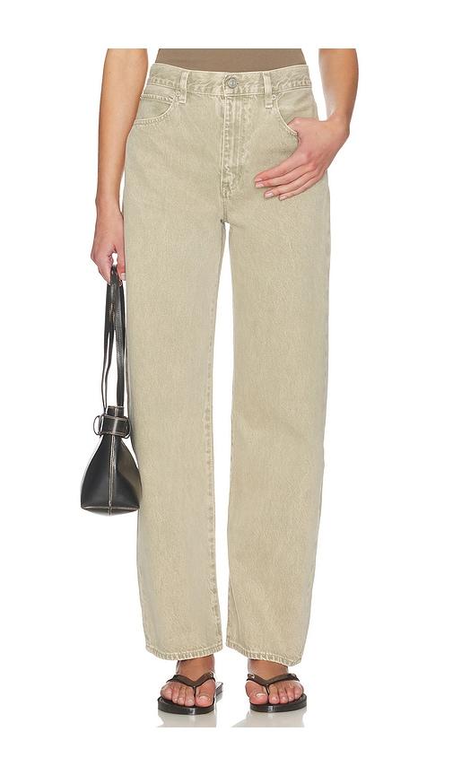 frame the bow in beige.