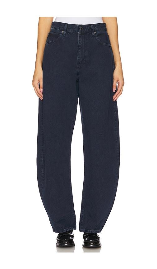 frame the bubble jeans in blue.