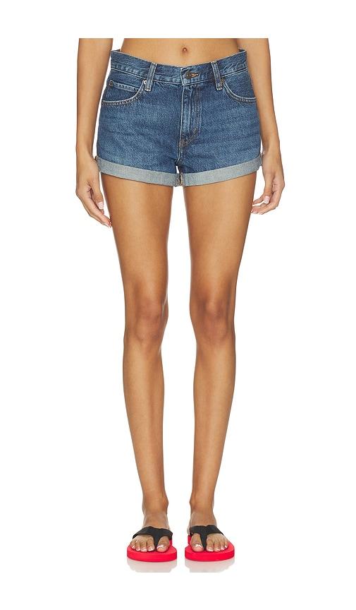frame the darling short in blue.