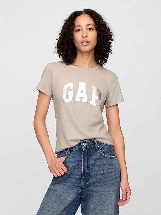 gap logo t-shirt