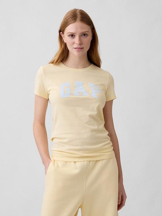 gap logo t-shirt