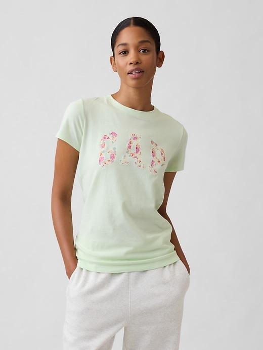 gap logo t-shirt