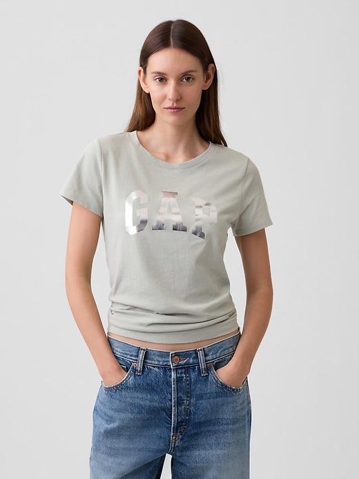 gap logo t-shirt