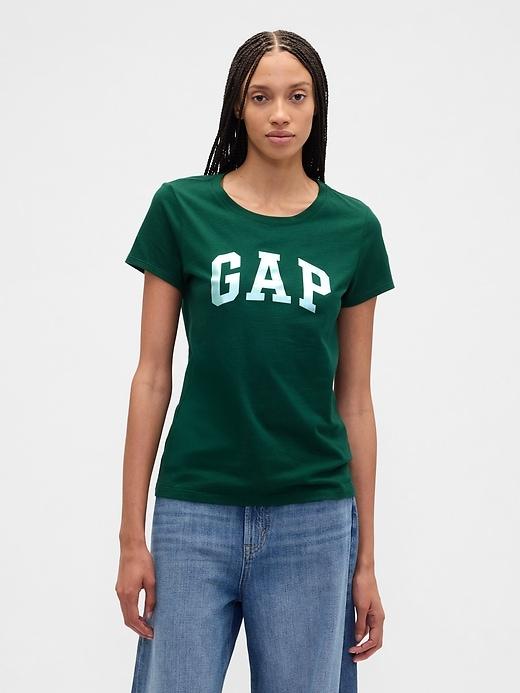 gap logo t-shirt