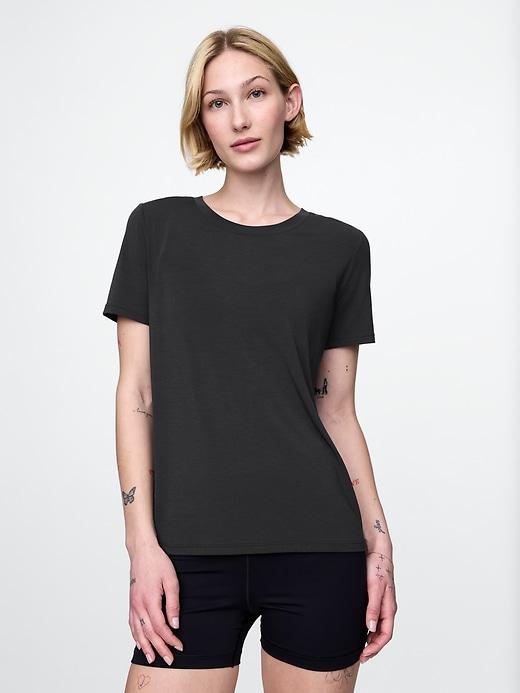 gapfit breathe t-shirt